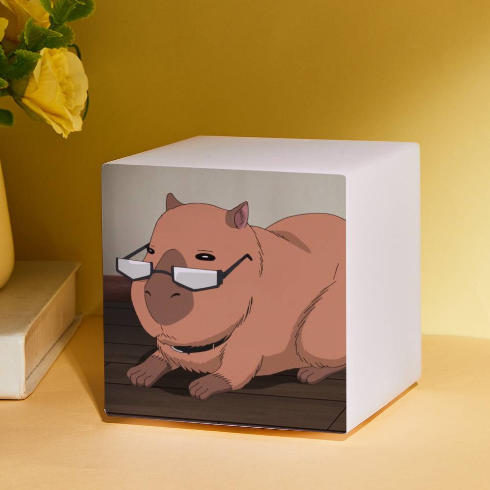 This is thr only capybara-shaped night light you'll ever find 💋 it's