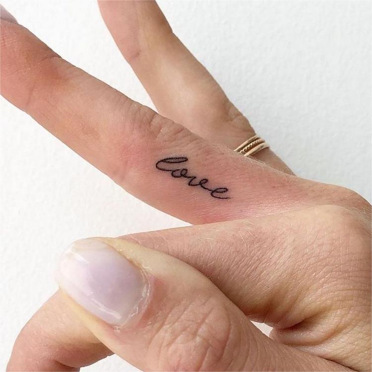 Finger Tattoos For Girls,Tattoos For Girls In Finger