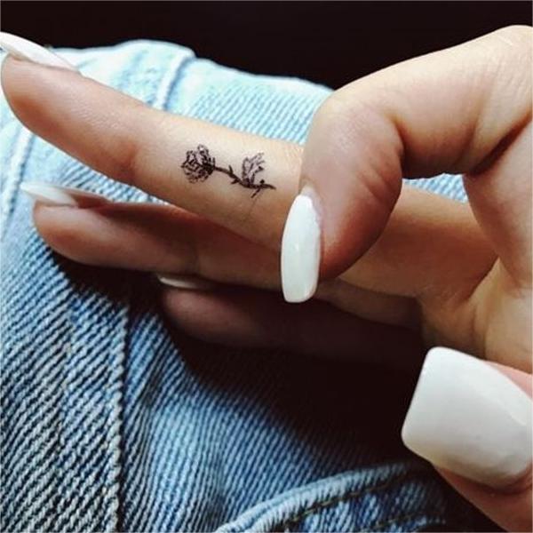 Finger Tattoos For Girls,Meaningful Finger Tattoos For Girls