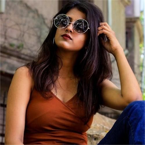 stylish whatsapp dp for girl,modern stylish whatsapp dp for girls 44