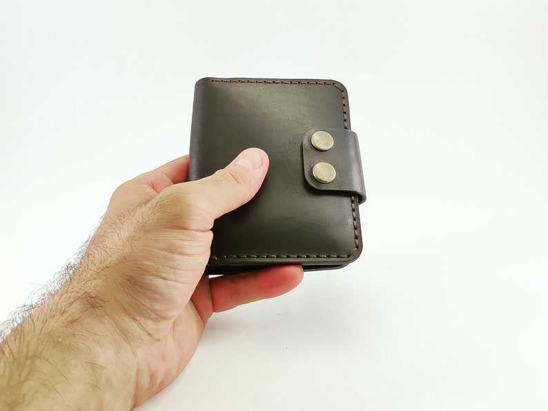 The Men's Leather Key Holder Wallet with Car & House Keys 