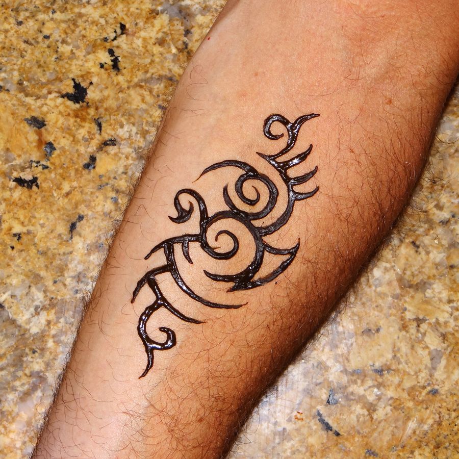 mehndi tattoo for boys,mehndi star tattoo designs for boys