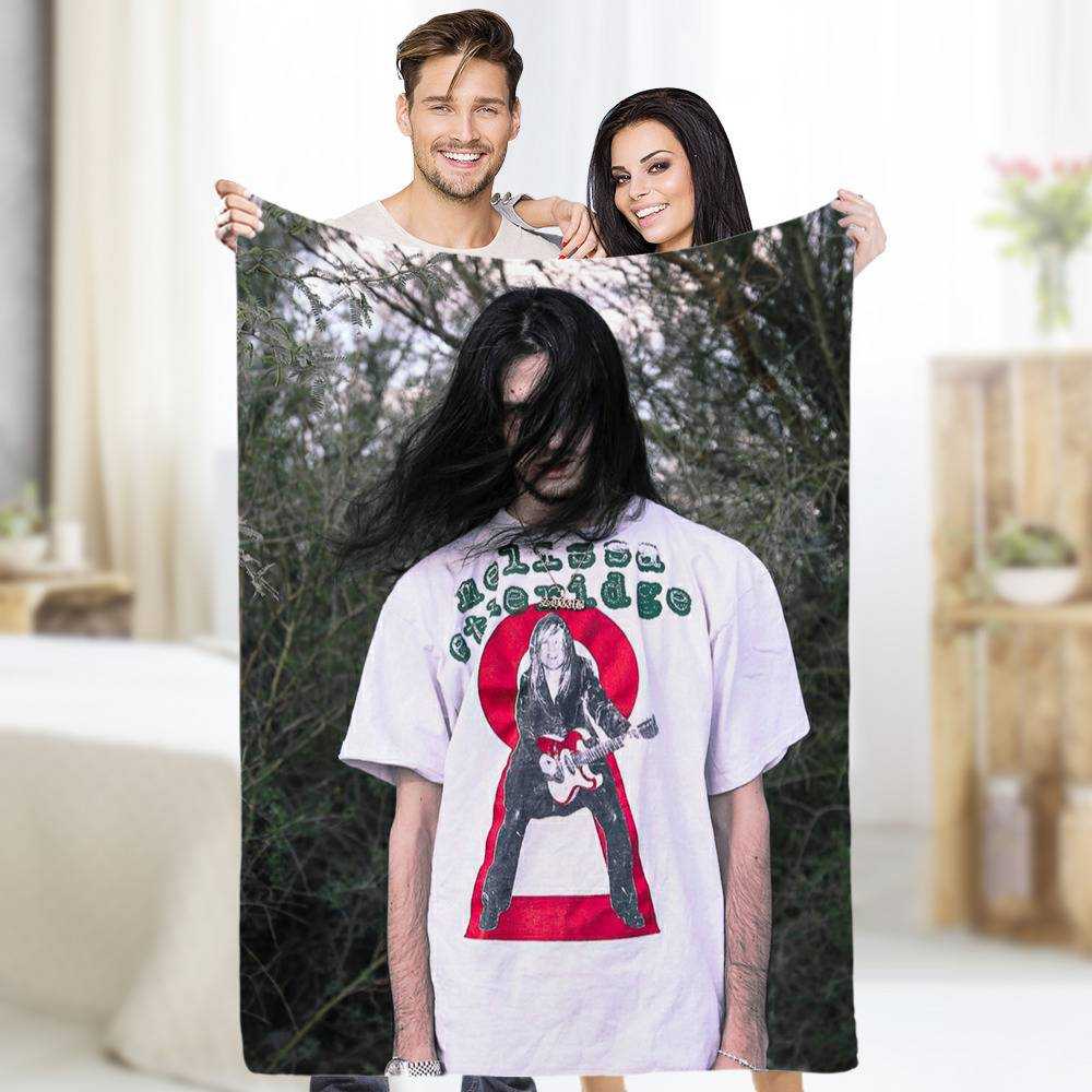 Bones Blanket Ruminates in the Rain in the PopRocks Video Blanket