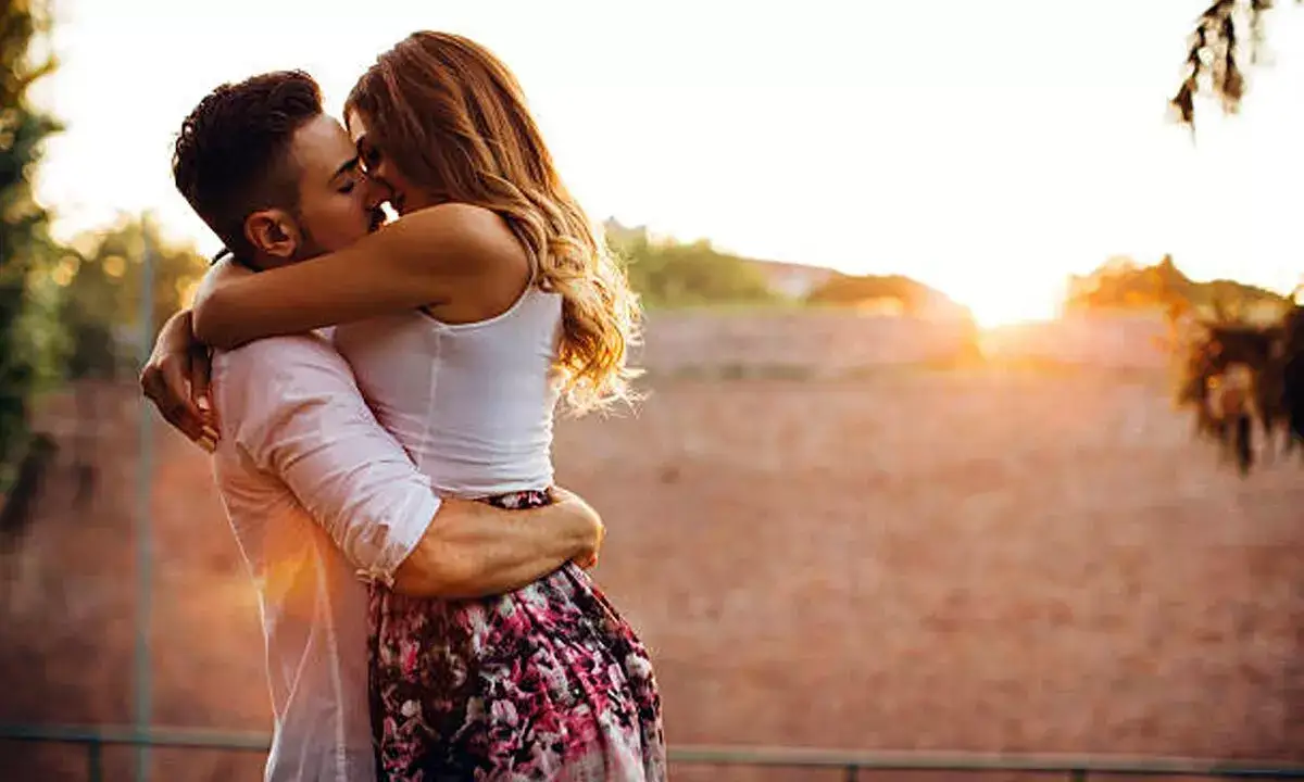 kiss romantic shayari