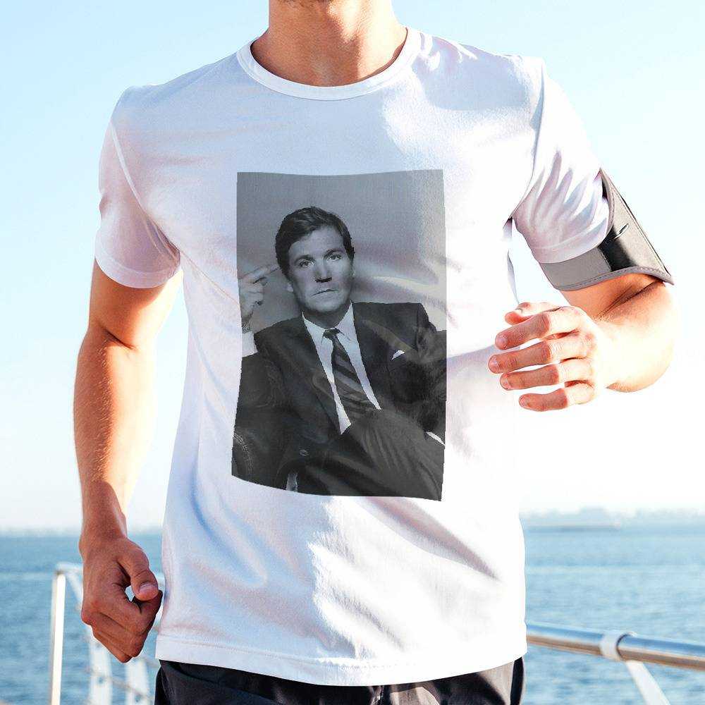 Fox News T-shirt Tucker Carlson Middle Finger T-shirt