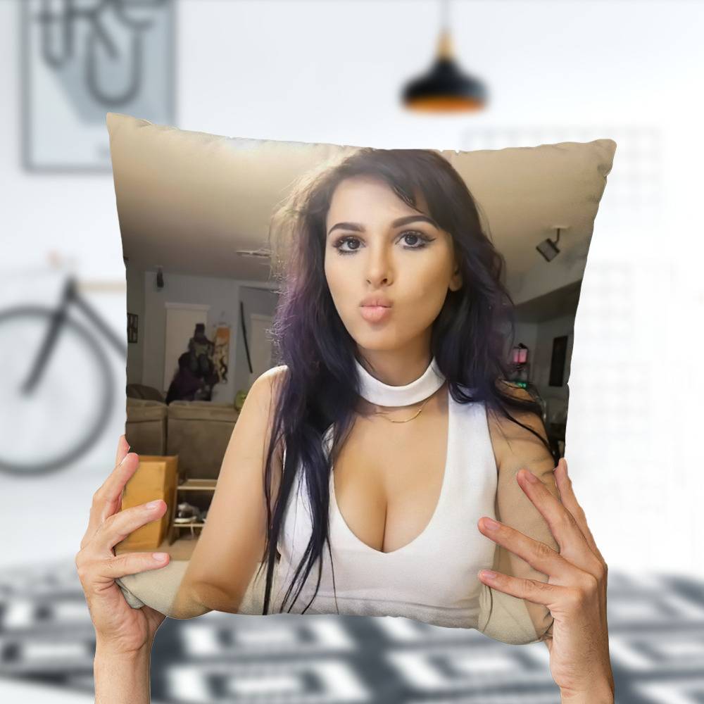 Sssniperwolf cleavage