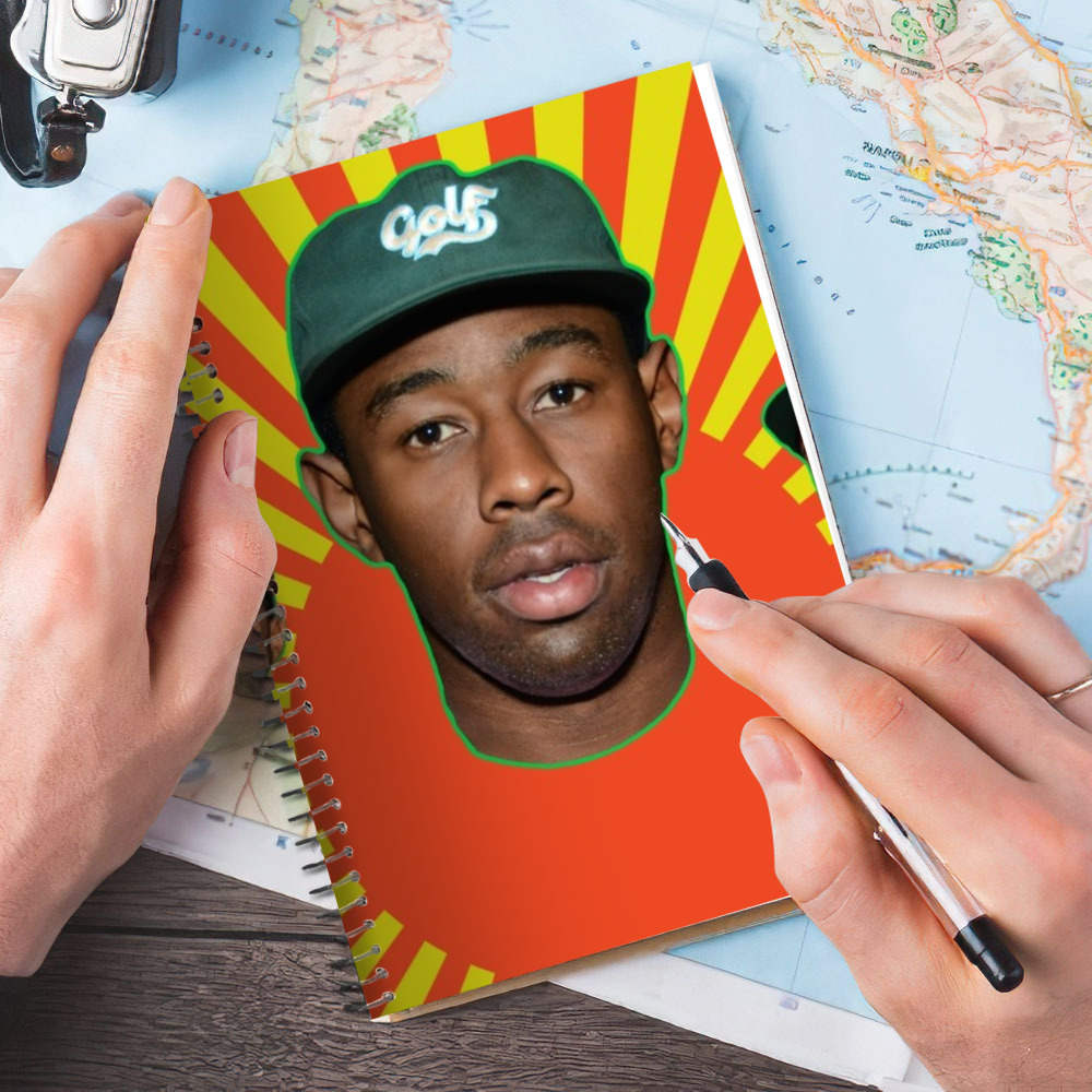 Sở hữu sổ tay Tyler The Creator sẽ giúp bạn thỏa sức sáng tạo và ghi lại những suy nghĩ của mình. Với thiết kế độc đáo, sổ tay này sẽ khiến bạn cảm thấy đầy cảm hứng mỗi khi bắt đầu một ngày mới. 