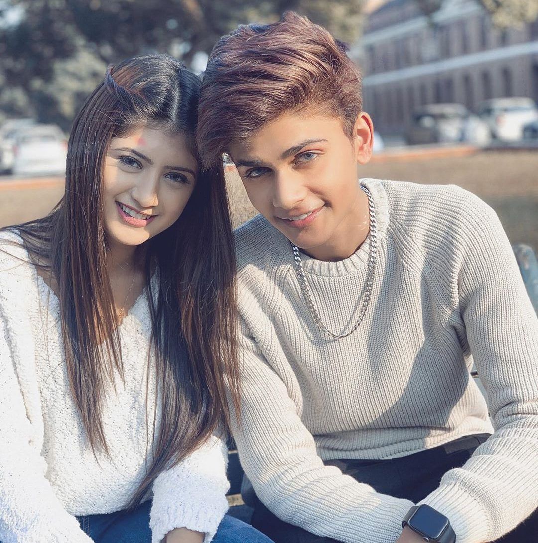 stylish couple dp for instagram