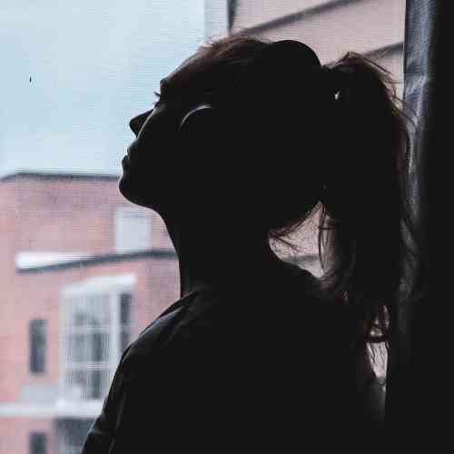 Sad Girl Dp Status, Sad Girl Dp