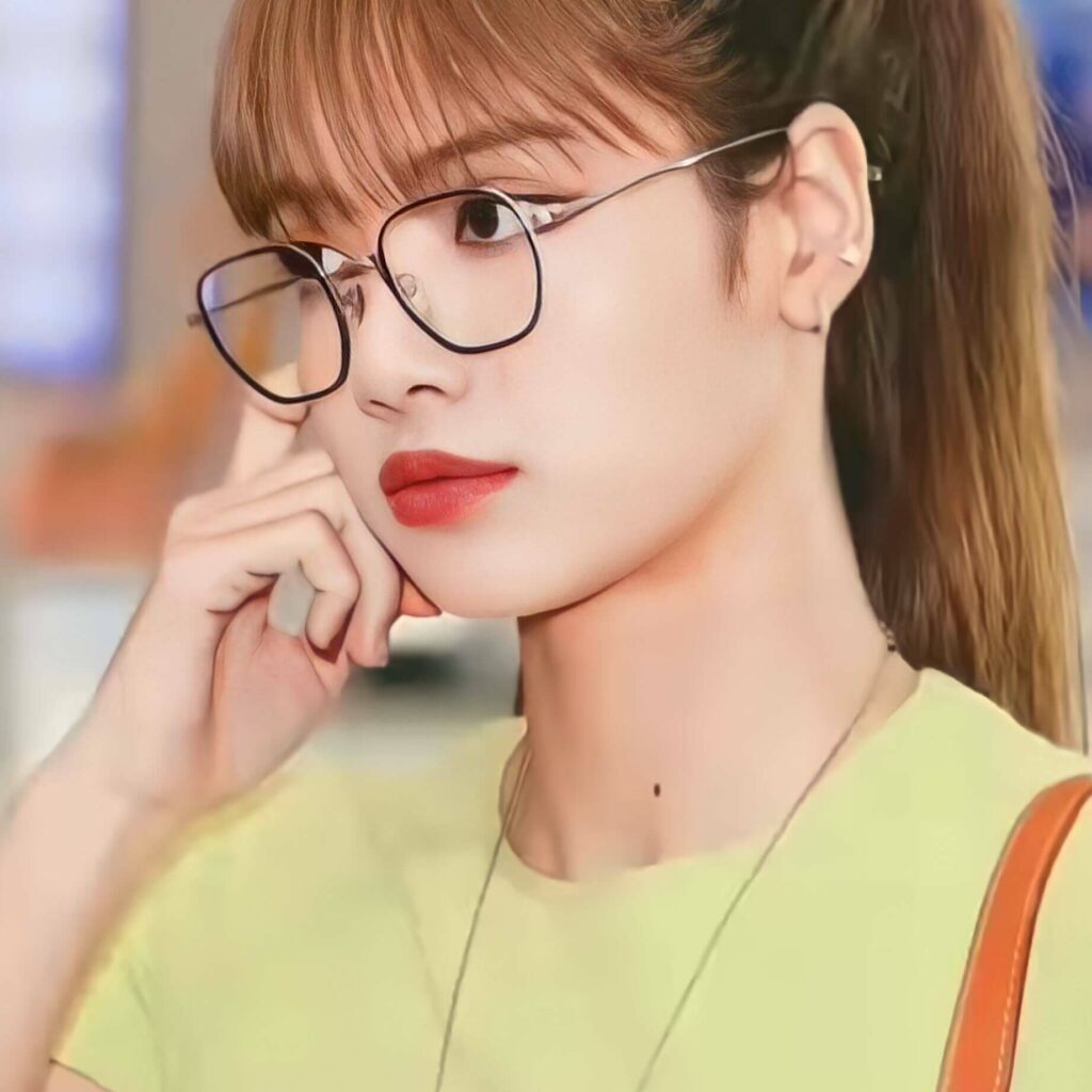 Stylish Dp For Girls,Stylish Cute Baby Girl Dp,Stylish Whatsapp Dp For Girl Image 14