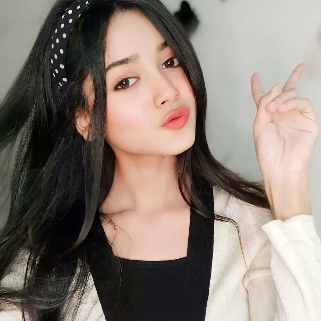 Stylish Dp For Girls,Stylish Cute Baby Girl Dp,Stylish Whatsapp Dp For Girl Image 74