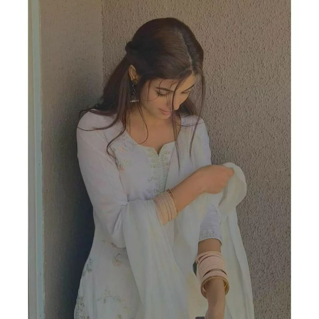 Stylish Dp For Girls,Stylish Cute Baby Girl Dp,Stylish Whatsapp Dp For Girl Image 161