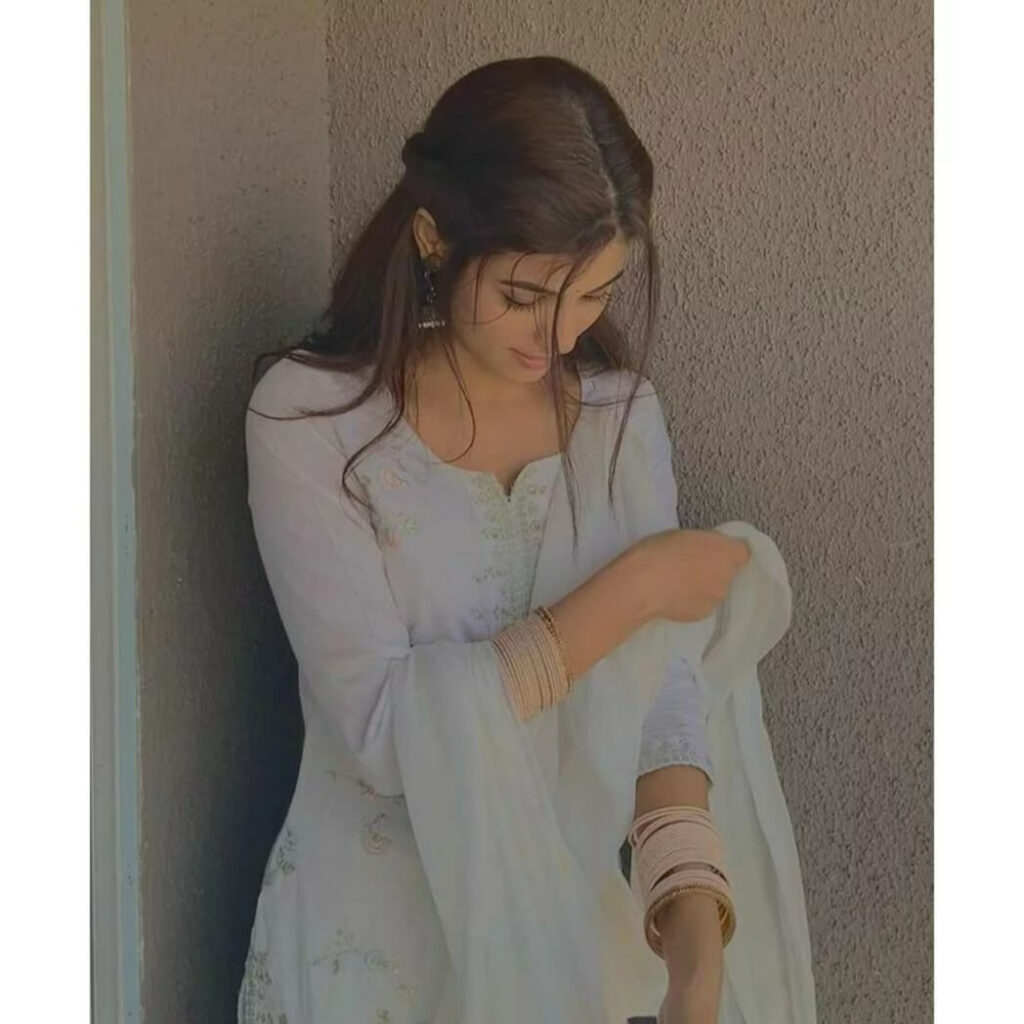 Stylish Dp For Girls,Stylish Cute Baby Girl Dp,Stylish Whatsapp Dp For Girl Image 161