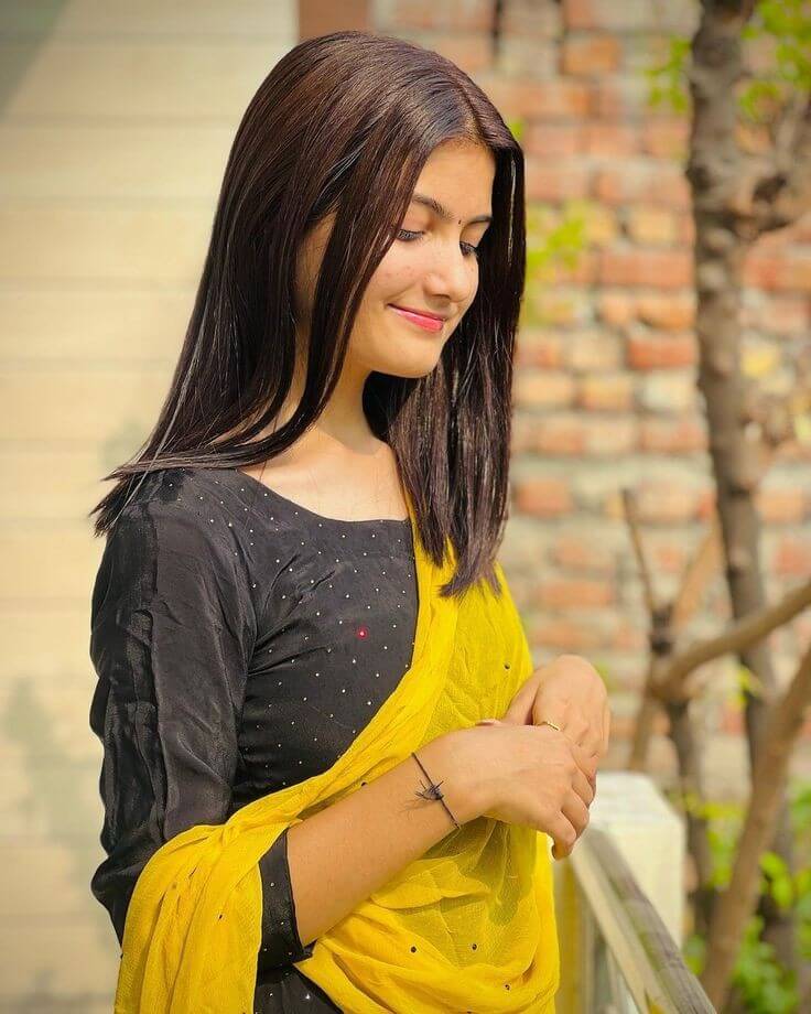 Stylish Dp For Girls,Stylish Cute Baby Girl Dp,Stylish Whatsapp Dp For Girl Image 209