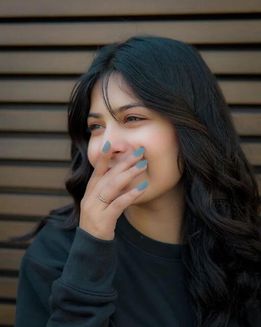 Stylish Dp For Girls,Stylish Cute Baby Girl Dp,Stylish Whatsapp Dp For Girl Image 193