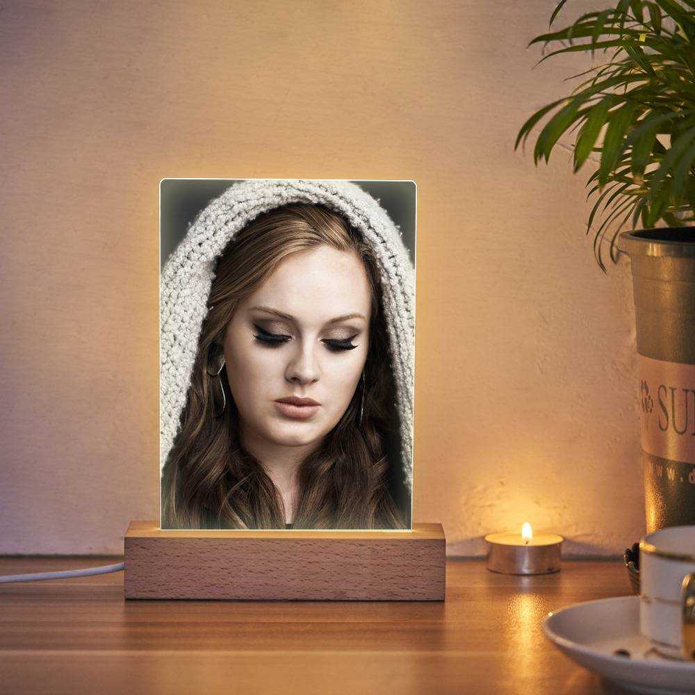 Adele Lamp Classic Celebrity Lamp with Wooden Base 