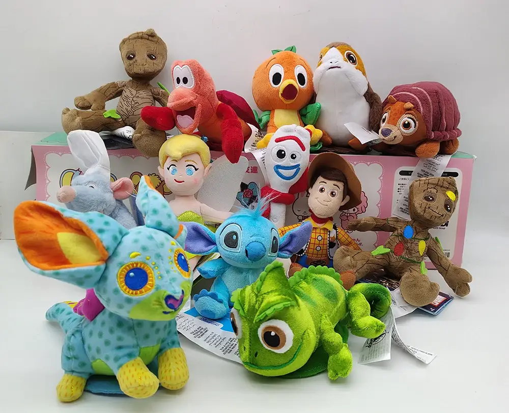 Disney Store Ratatouille Chef Remy Magnetic Shoulder Plush